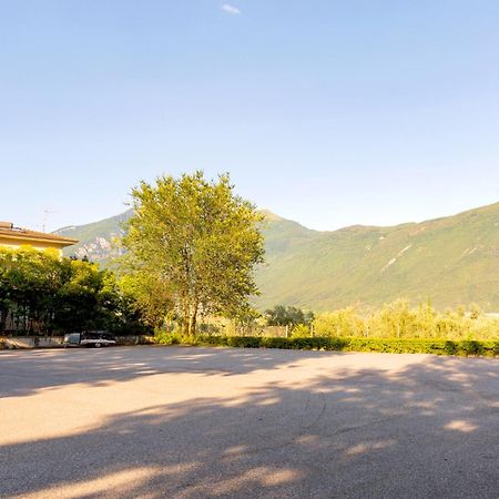 Appartamento Campagnola Mansardato Con Soppalco Riva del Garda Eksteriør bilde