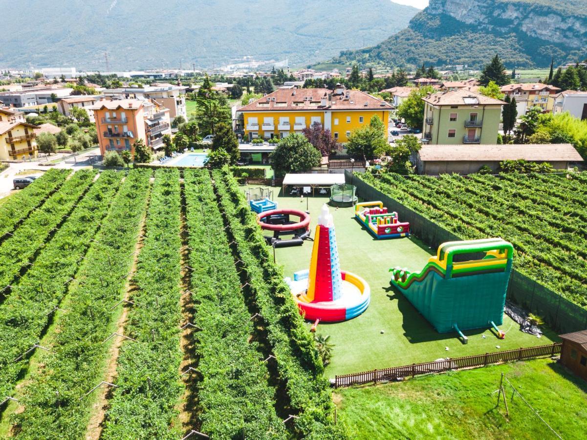 Appartamento Campagnola Mansardato Con Soppalco Riva del Garda Eksteriør bilde