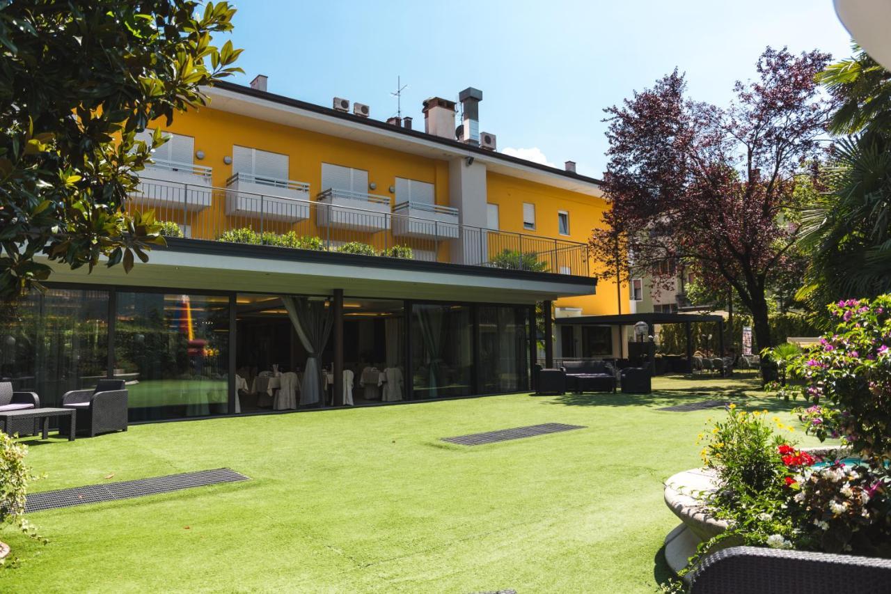 Appartamento Campagnola Mansardato Con Soppalco Riva del Garda Eksteriør bilde