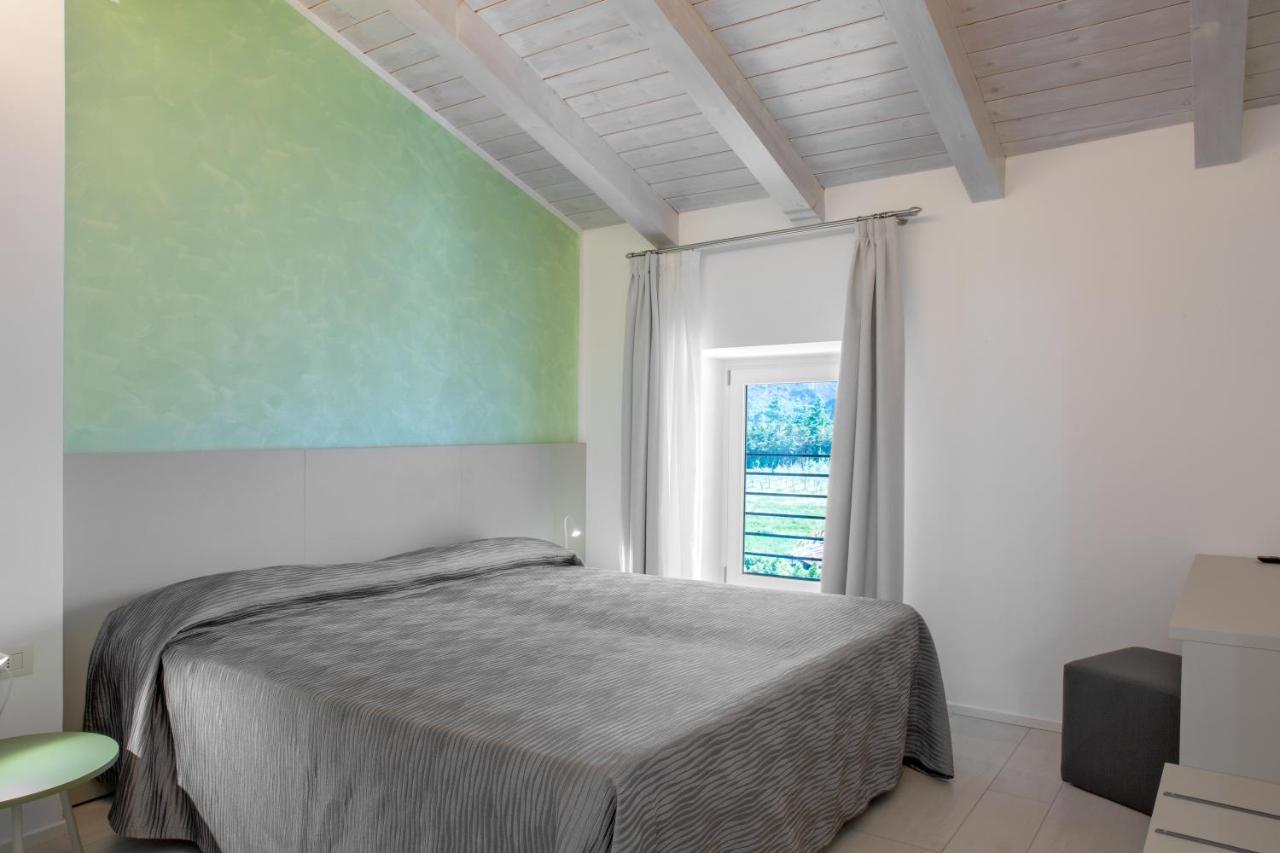Appartamento Campagnola Mansardato Con Soppalco Riva del Garda Eksteriør bilde