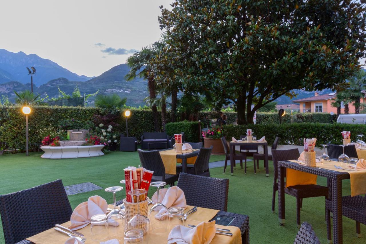 Appartamento Campagnola Mansardato Con Soppalco Riva del Garda Eksteriør bilde